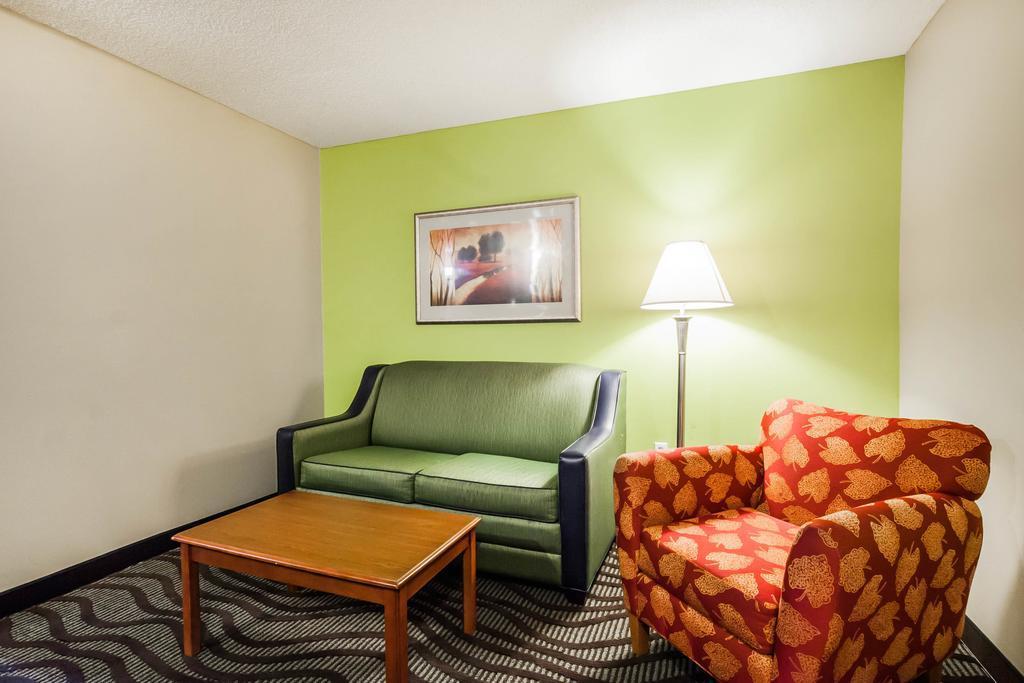 Quality Suites Memphis/ Wolfchase Galleria Exteriör bild