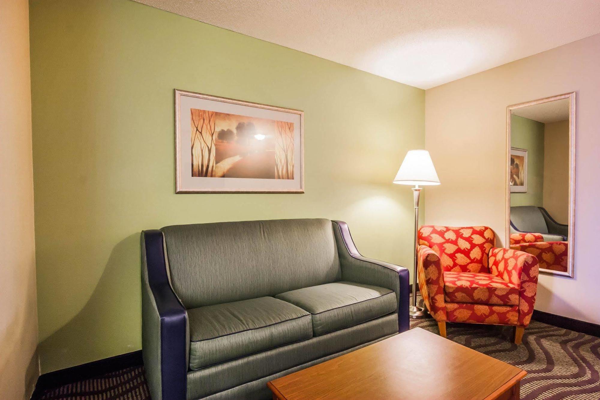 Quality Suites Memphis/ Wolfchase Galleria Exteriör bild